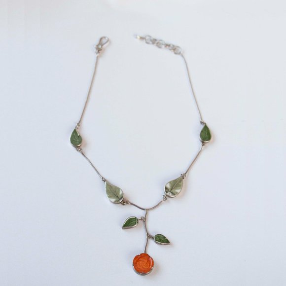 Porcelain and Chalcedony Flower Necklace - Picture 2 of 3